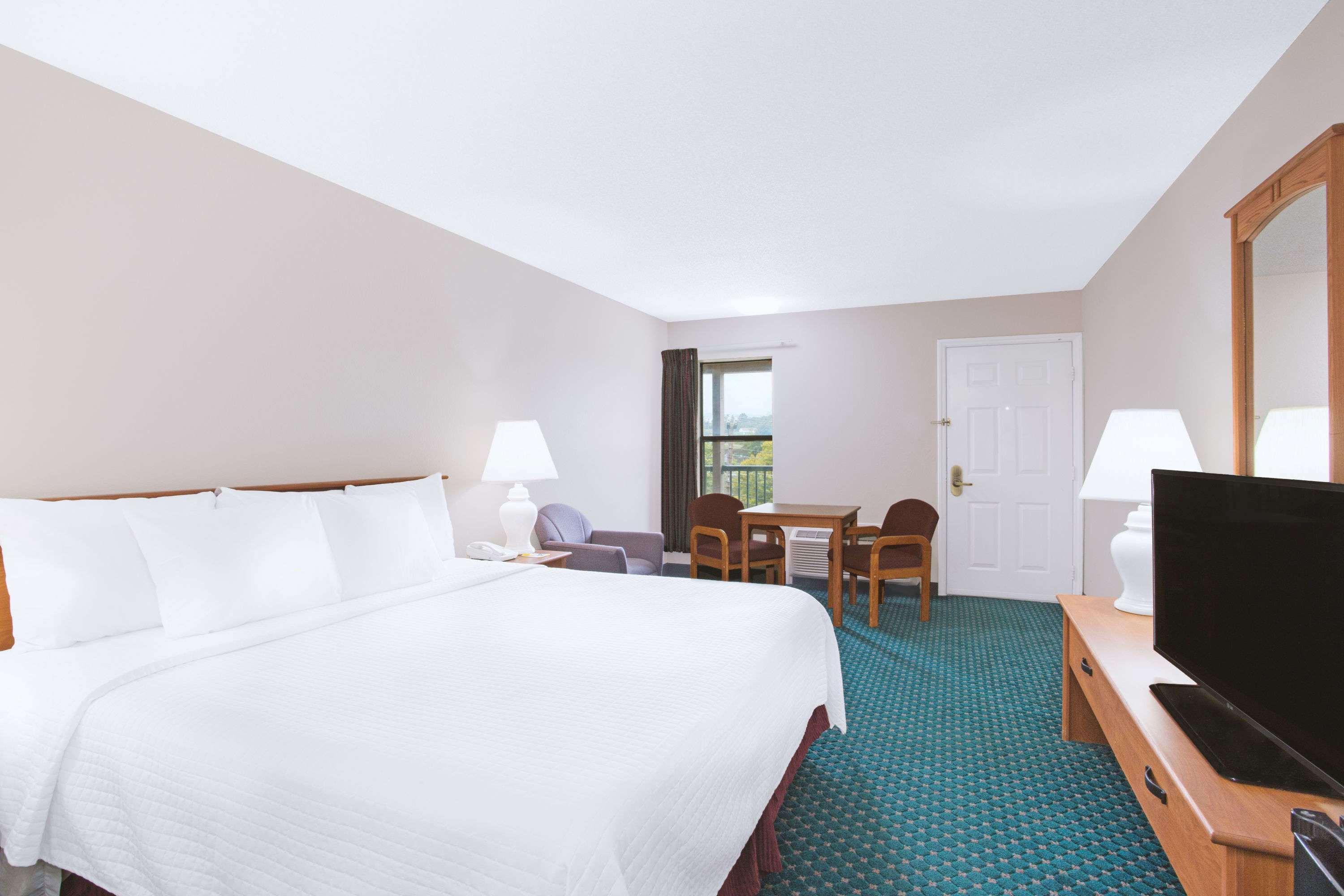 Days Inn By Wyndham Wytheville Eksteriør bilde